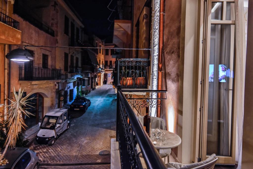 Consolato Boutique - 14