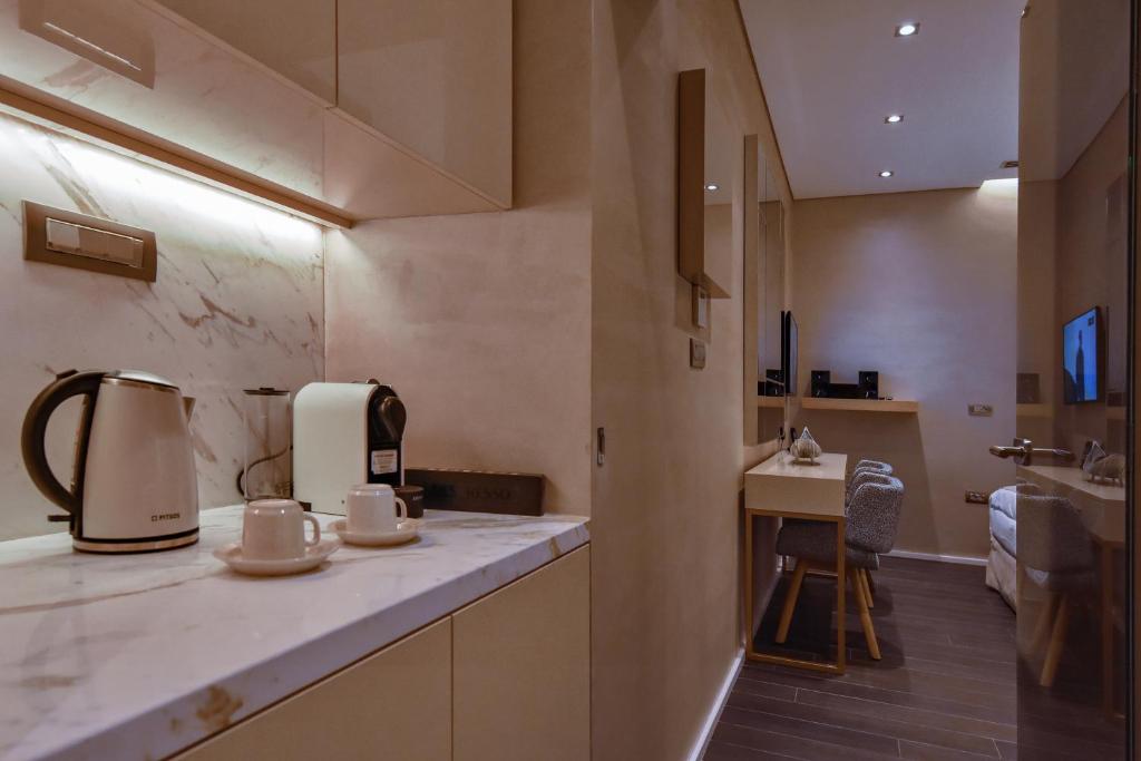 Consolato Boutique - 16