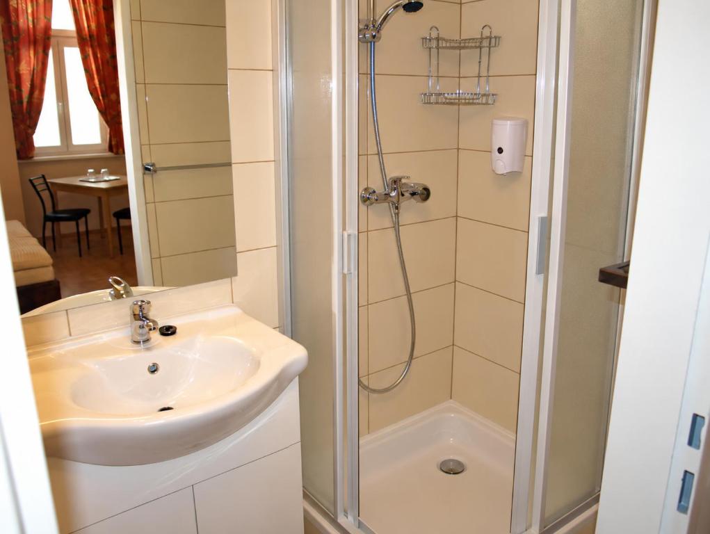 מלון ליכטנשטיין אפרטמנטס - Hotel Liechtenstein Apartments II – תמונה 5