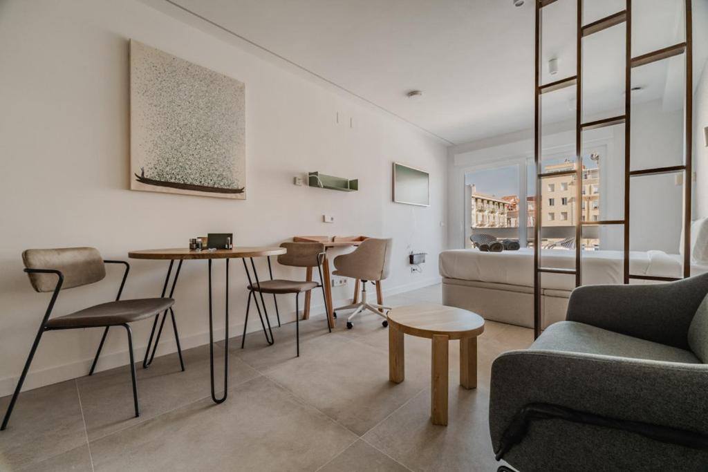 Renovated Studio with Terrace – Chueca