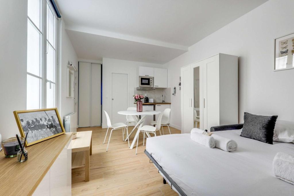 Studio au calme sur cour Gare du Nord Paris 10e