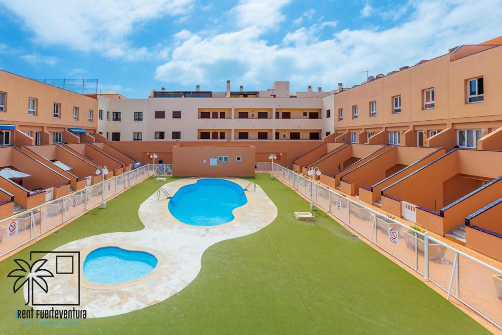 Sun Days Pool view & WiFi by iRent Fuerteventura