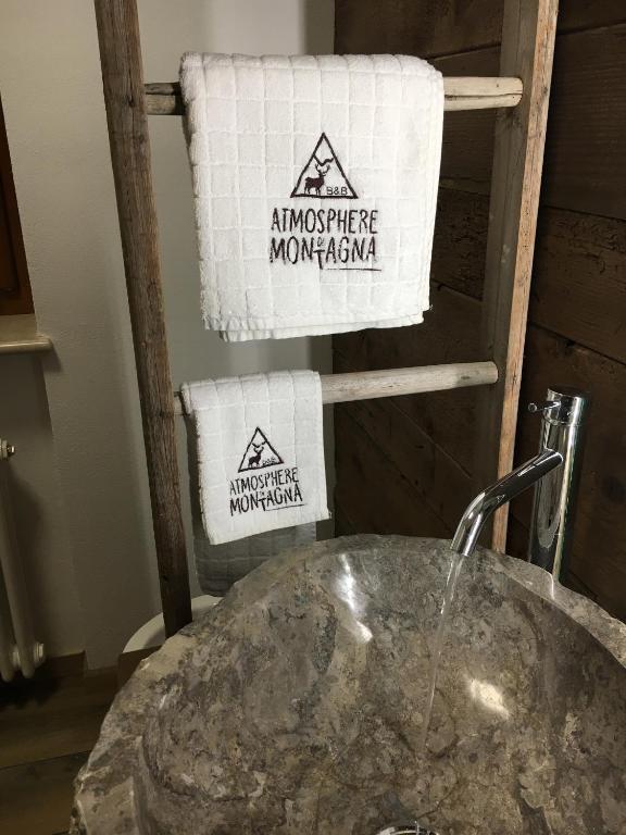 Certifikát, hodnocení, plakát nebo jiný dokument vystavený v ubytování Atmosphere di montagna