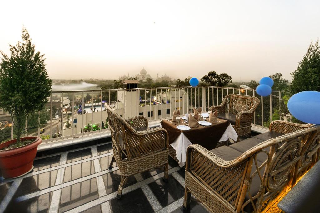 Balkón nebo terasa v ubytování Hotel Taj Resorts