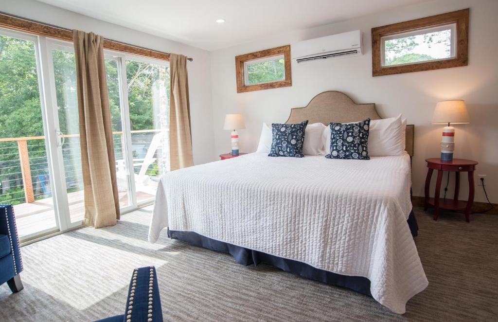 Linekin Bay Resort photo