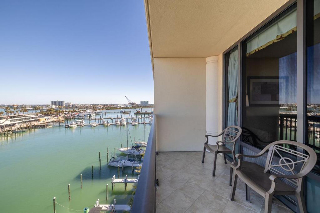 Pier House 60 Clearwater Beach Marina Hotel - 