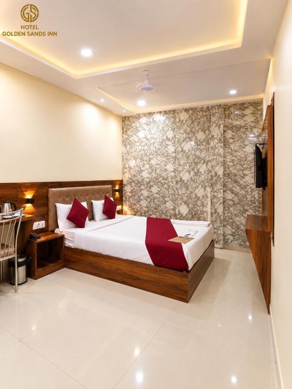 Golden Sands Hotel Near Mumbai Airport T2 در بمبئی