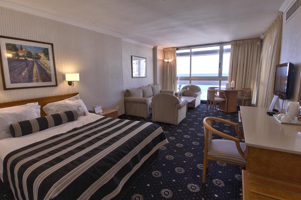 THE SEASONS HOTELS