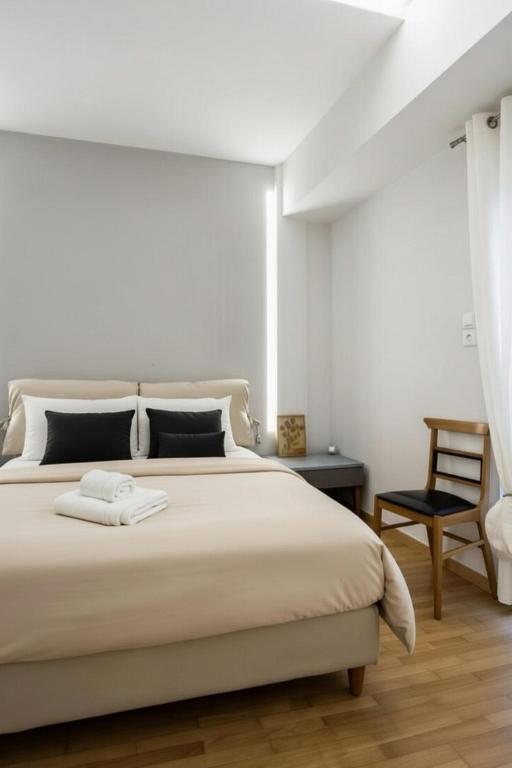 Athens Premium Euthalia