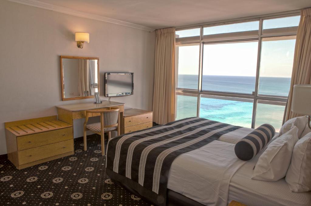 THE SEASONS HOTELS