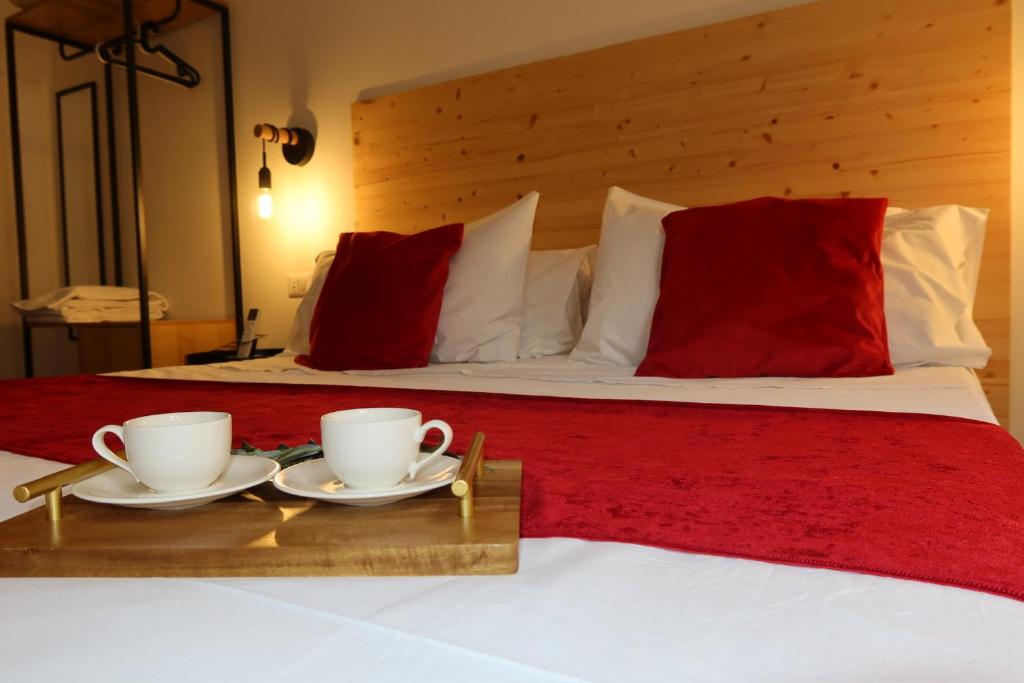 Neapolitan Suites