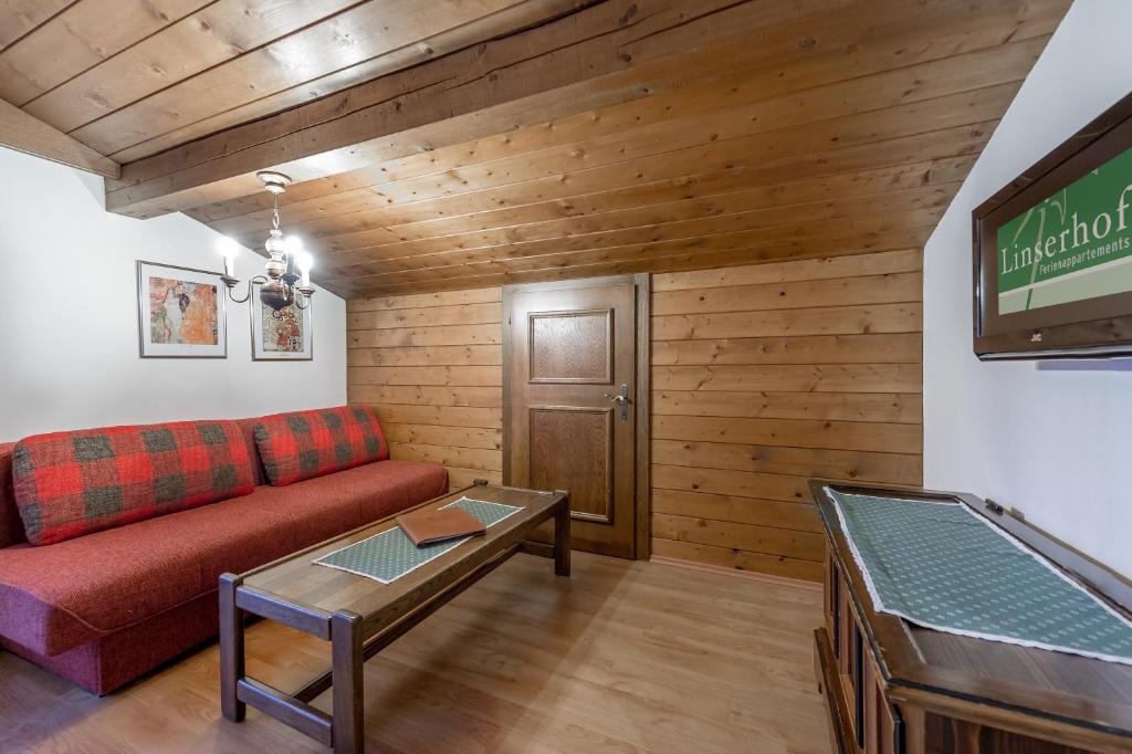 Stolný tenis v ubytovaní Linserhof Ferienappartements alebo v jeho okolí