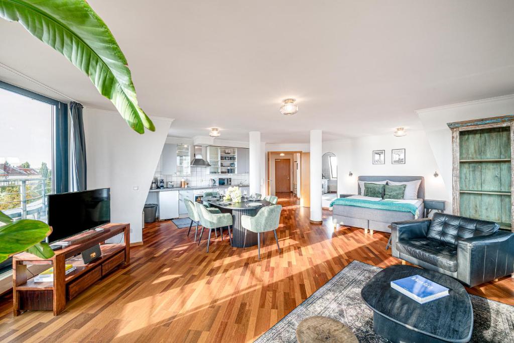 The Danziger, 2 unique lofty style units in PrenzlauerBerg - 