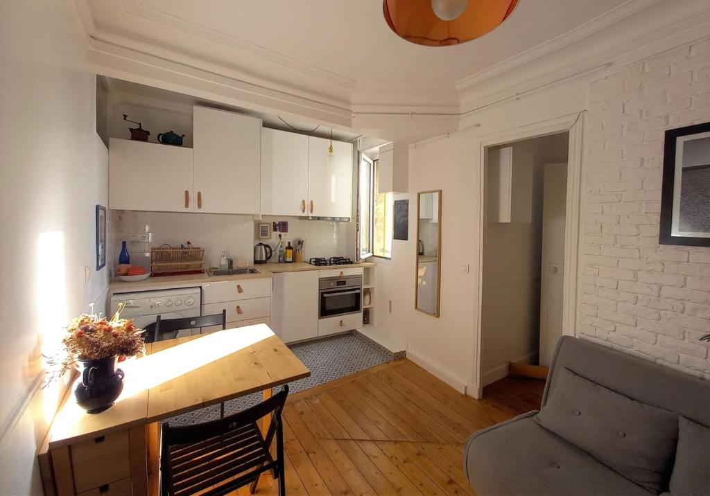 Renovated 1-Bed – Montmartre Village (18th)