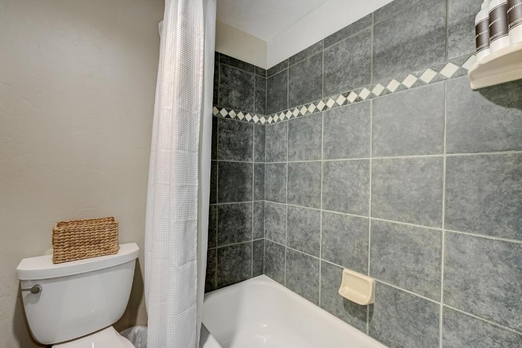 Shadow Ridge by All Seasons Resort Lodging - 
