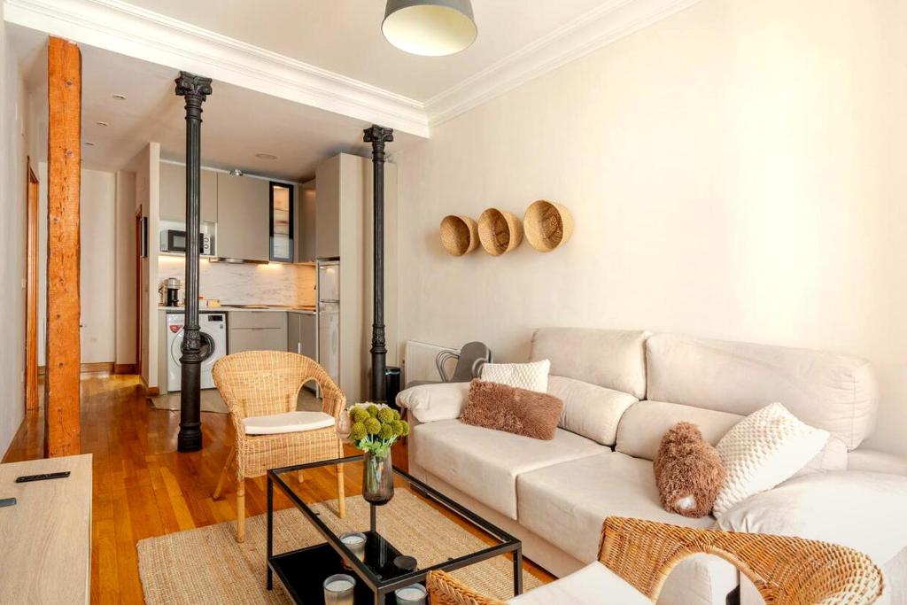 Boutique flat between Gran Via and Chueca central Madrid