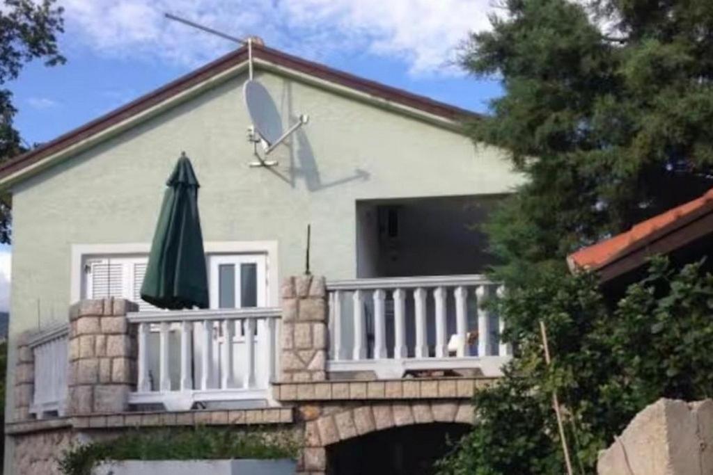 Apartments and rooms with parking space Novi Vinodolski - 25978