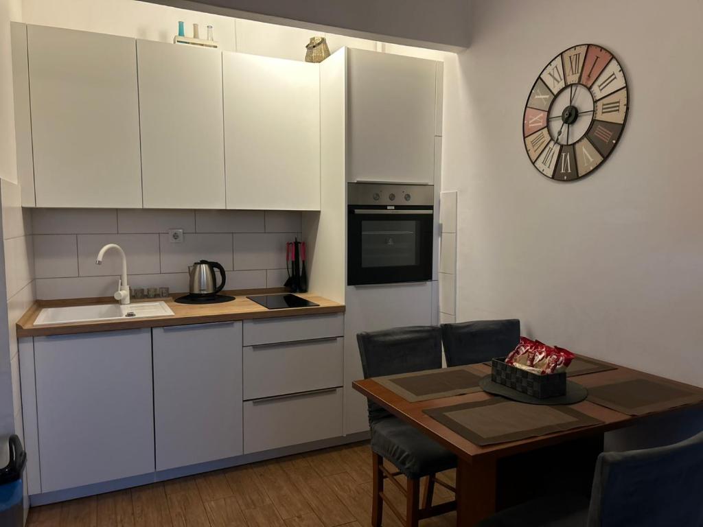 Rijeka apartment with free parking and large balcony