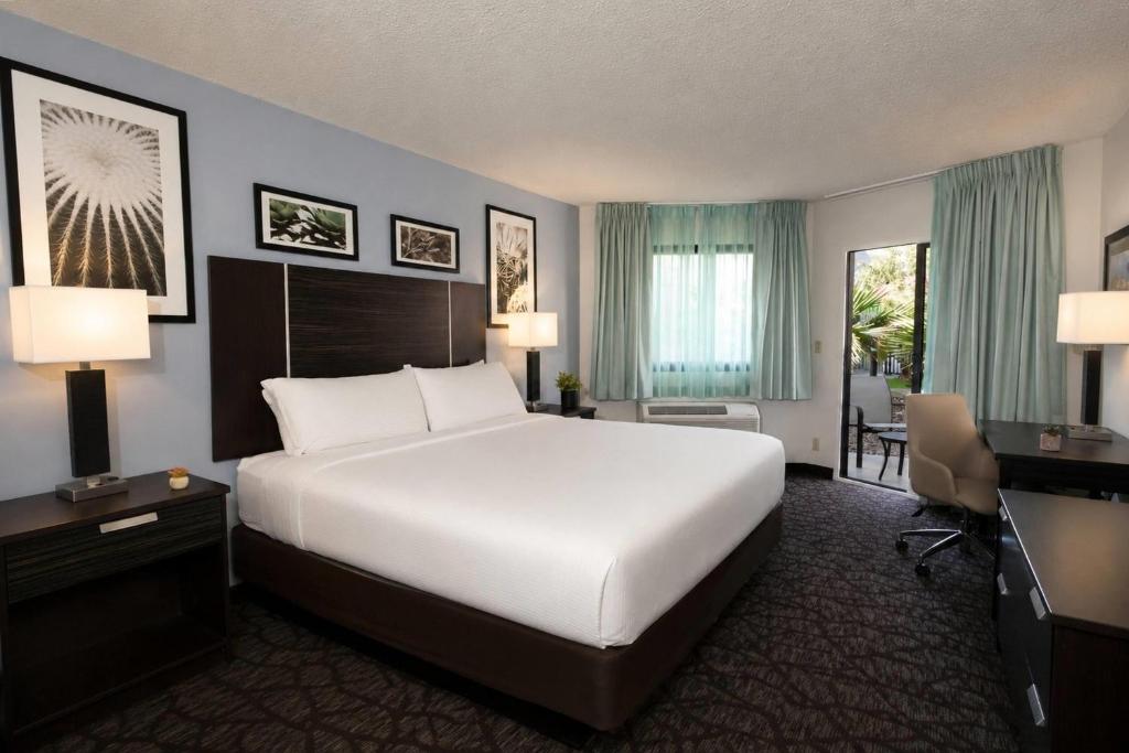 Silver Sevens Hotel & Casino - 