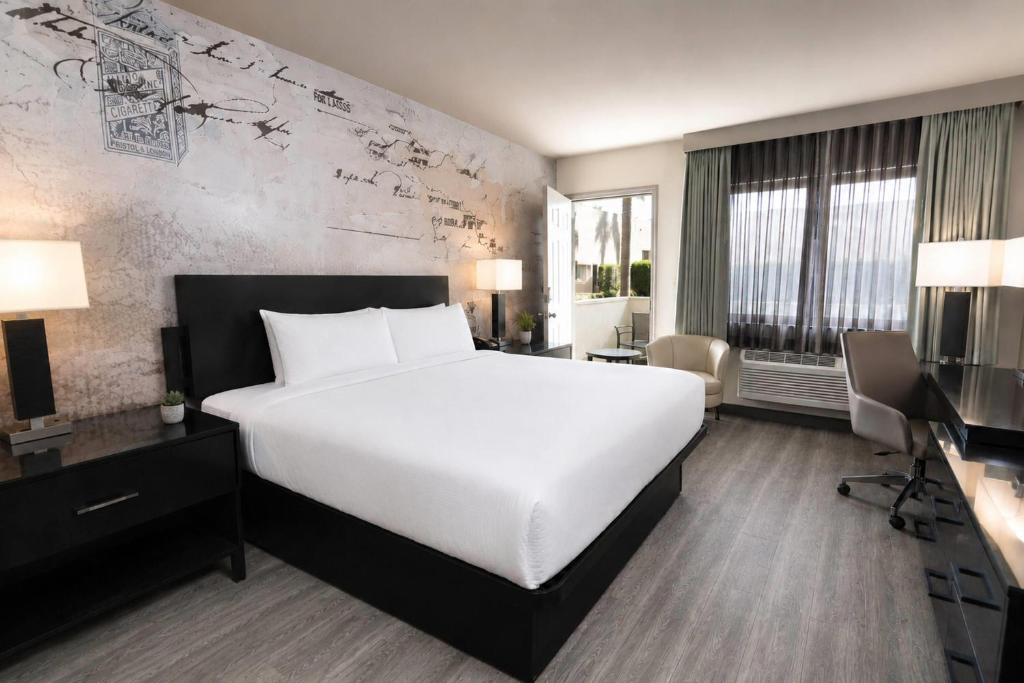 Silver Sevens Hotel & Casino - 