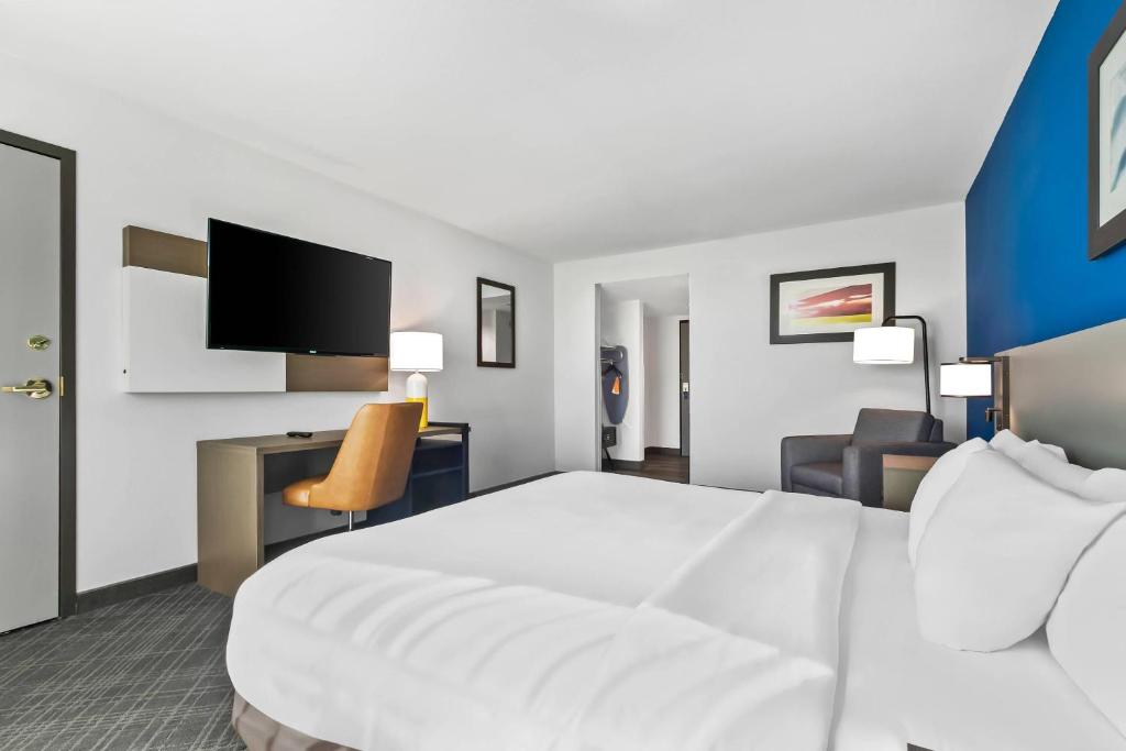 Comfort Inn & Suites Grand Blanc-Flint - 
