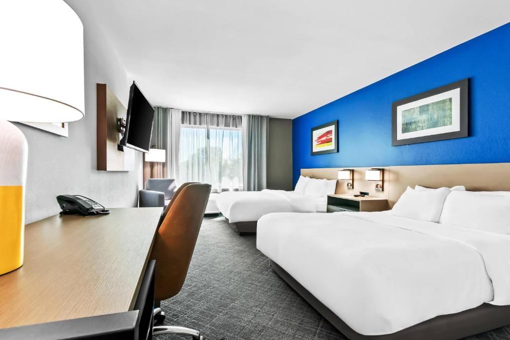 Comfort Inn & Suites Grand Blanc-Flint - 