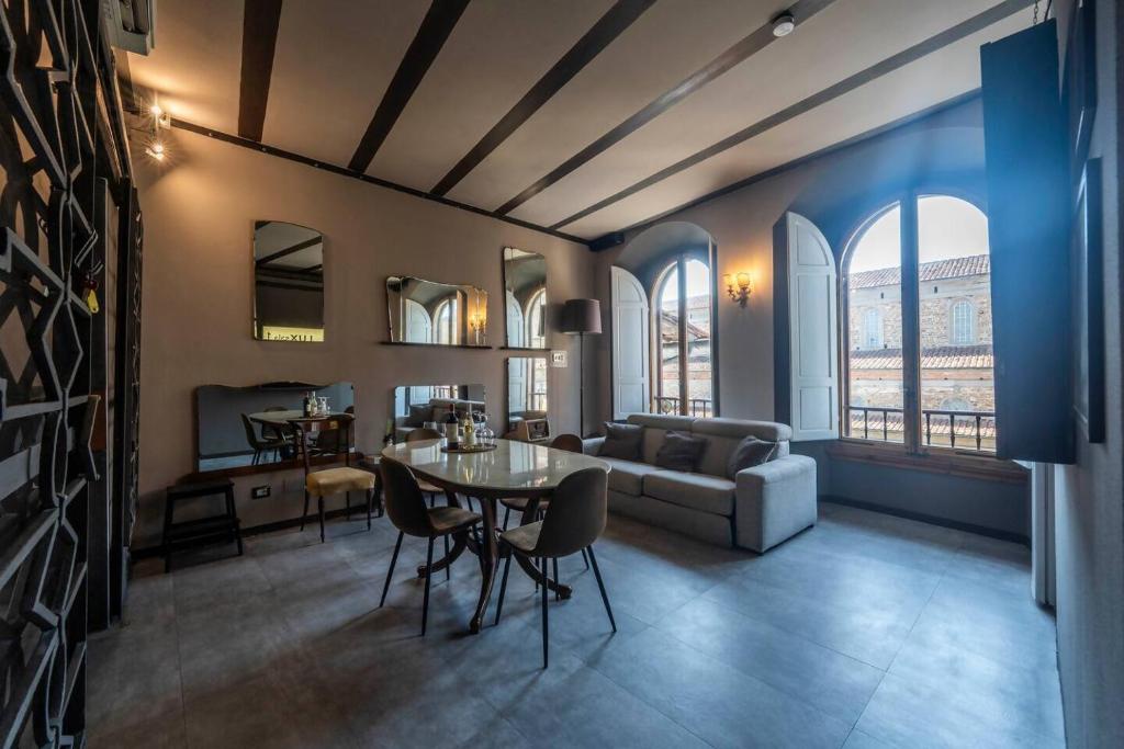 Magnificent View Apartments