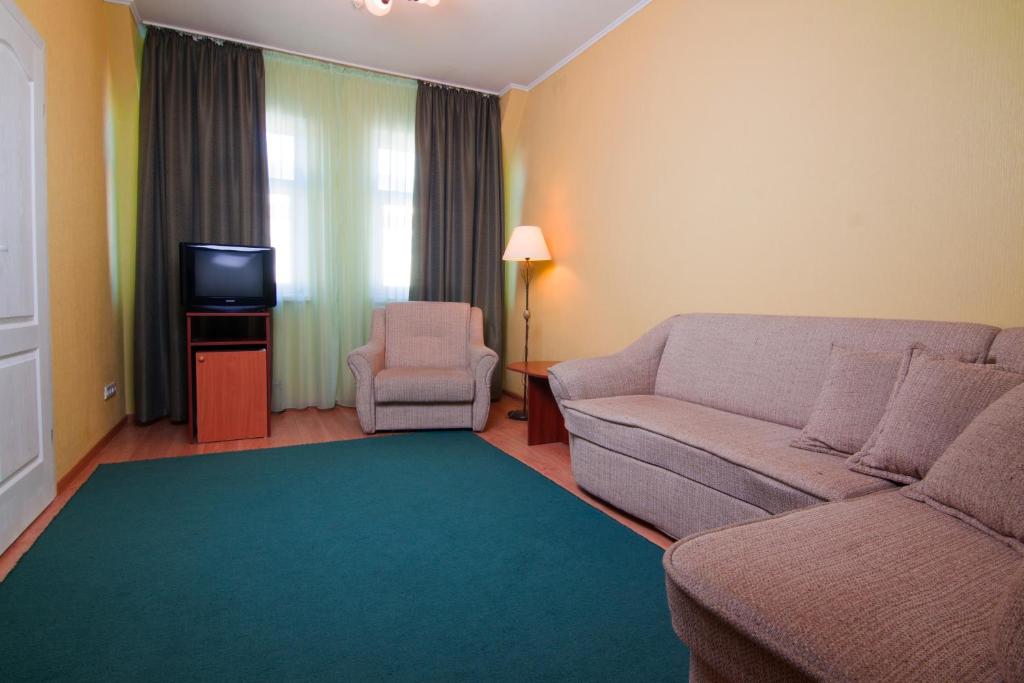 TV a/nebo společenská místnost v ubytování Mini-hotel on Geroiv Energetykiv Street 18