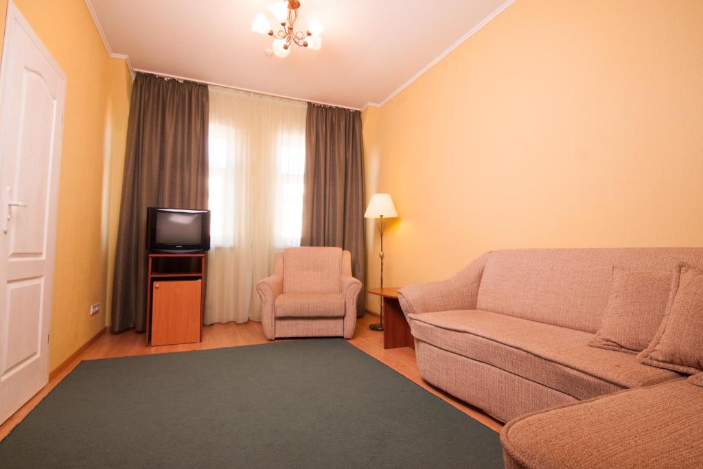 TV a/nebo společenská místnost v ubytování Mini-hotel on Geroiv Energetykiv Street 18