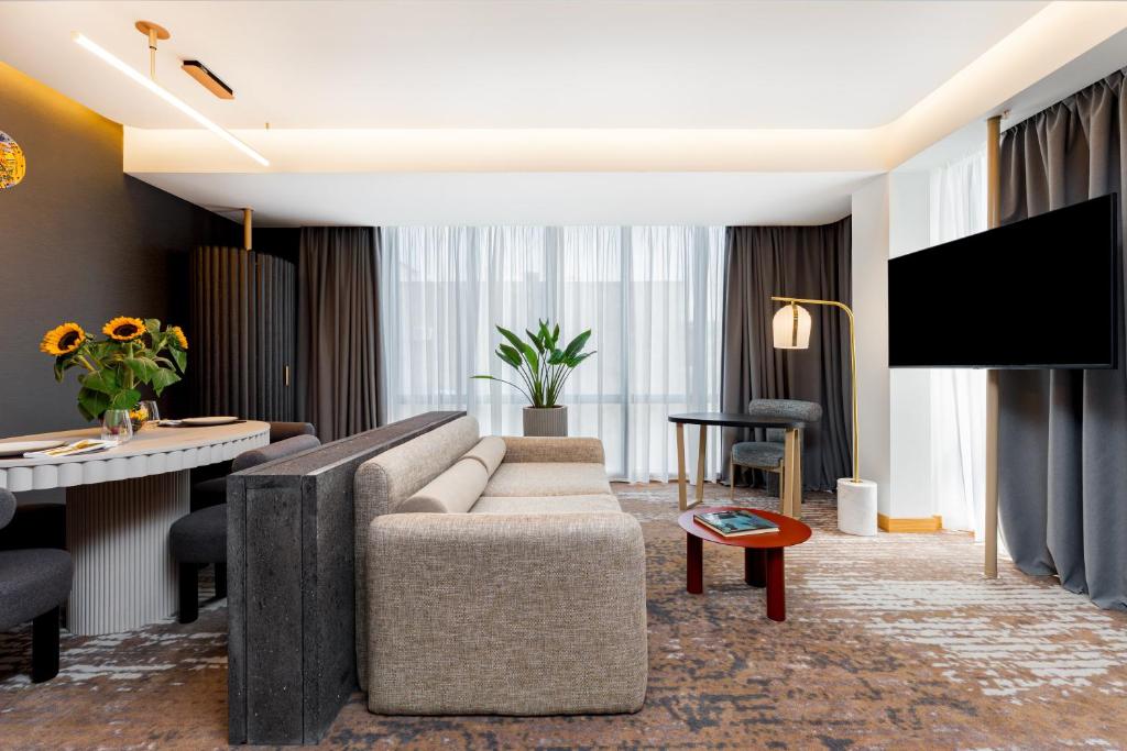 فضای داخلی Mövenpick Yerevan در ایروان - تصویر ۳
