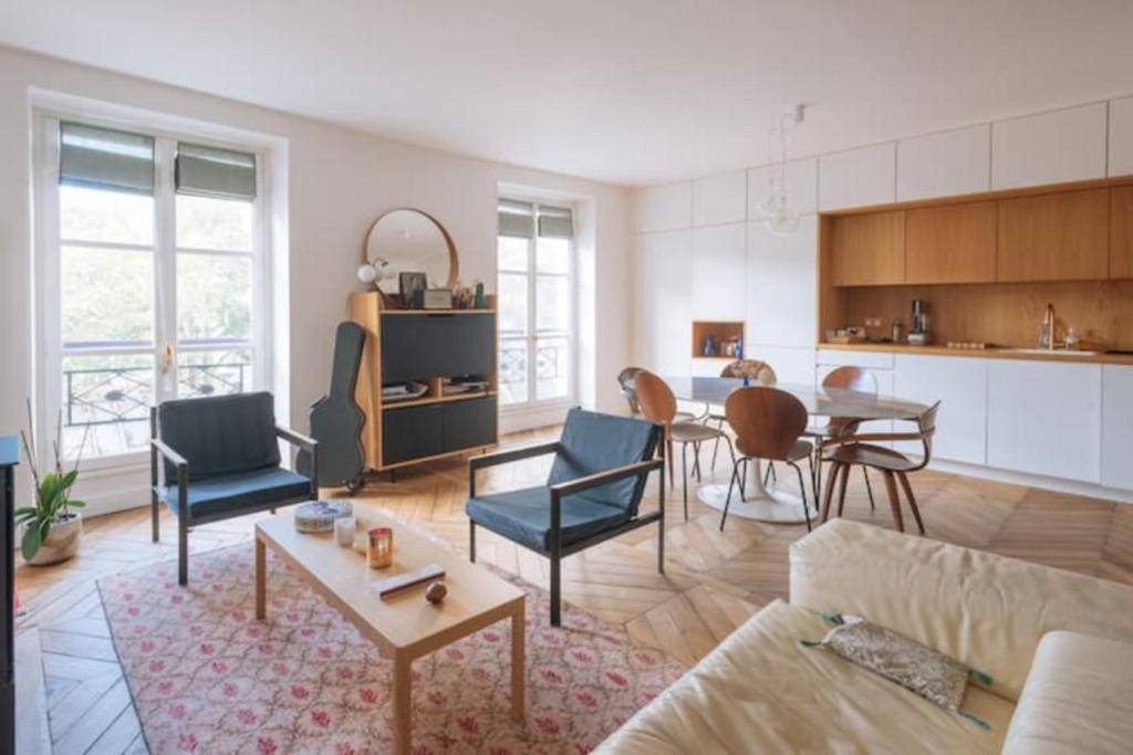 Modern Rustic-style Apartment 7th arrondissement!