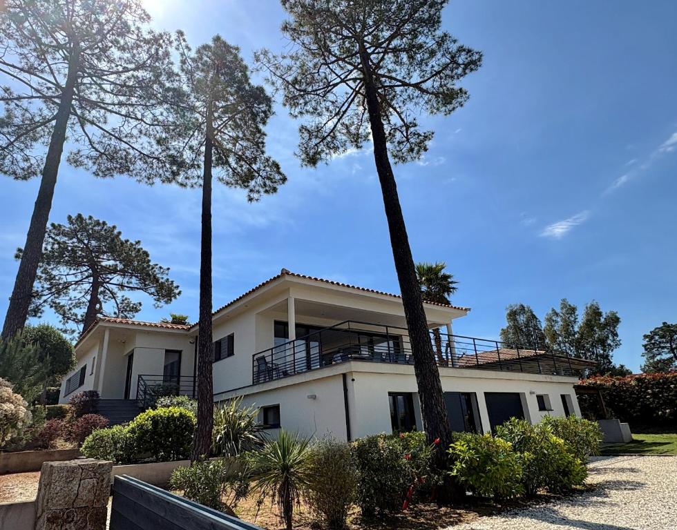 Superbe Villa 14 pers, vue mer et piscine chauffée