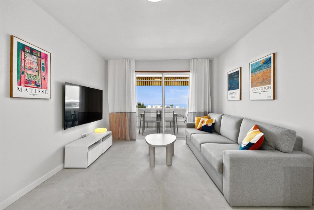 Blue Horizon apartment in Marina Palace