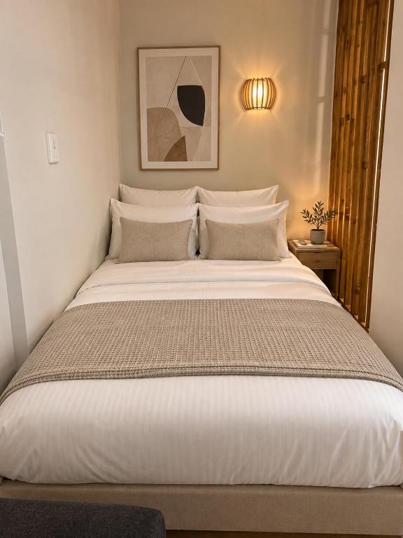 Basement Studio for 3 people Athens center