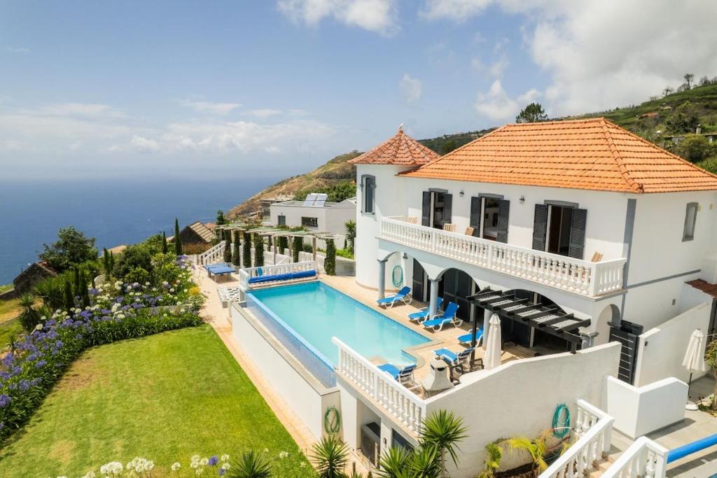BLUE SEA TOWER LUXURY VILLA with private heated Pool