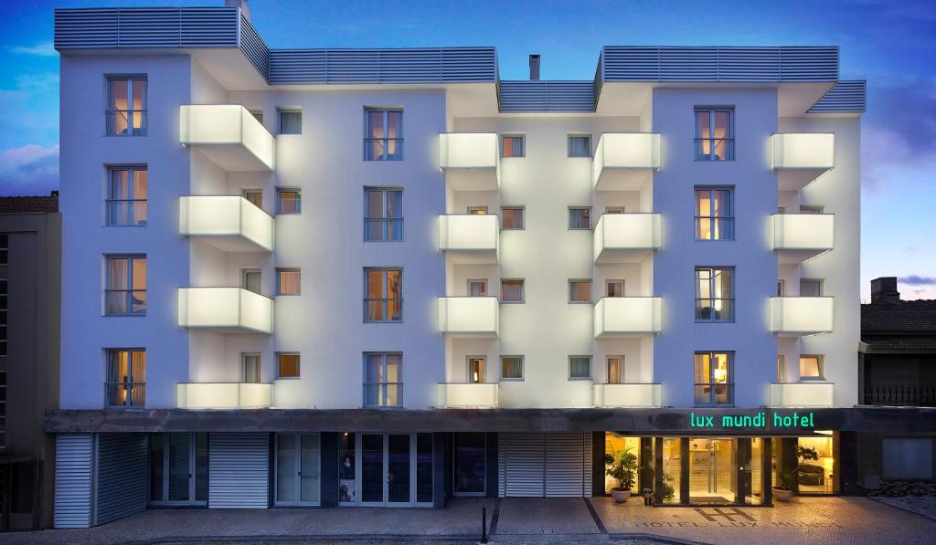 d'un bâtiment blanc dans l'établissement Hotel Lux Mundi, à Fátima