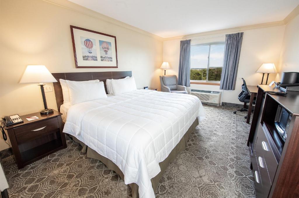 Meadowlands Plaza Hotel - 