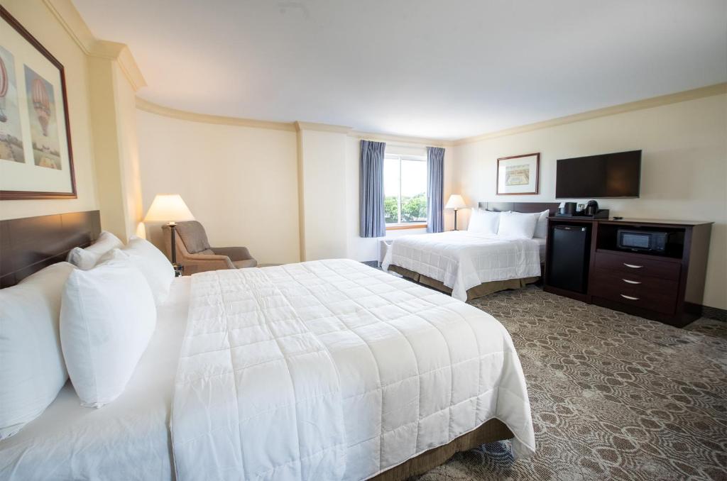 Meadowlands Plaza Hotel - 