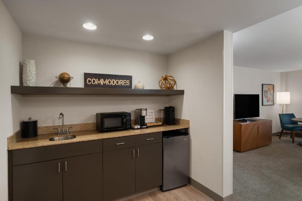 Holiday Inn Nashville Vanderbilt, an IHG Hotel - 