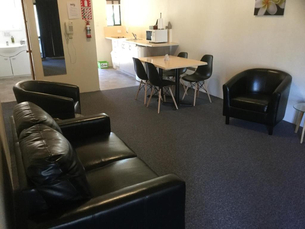 Captains Quarters Motor Inn - Two-Bedroom Apartment
