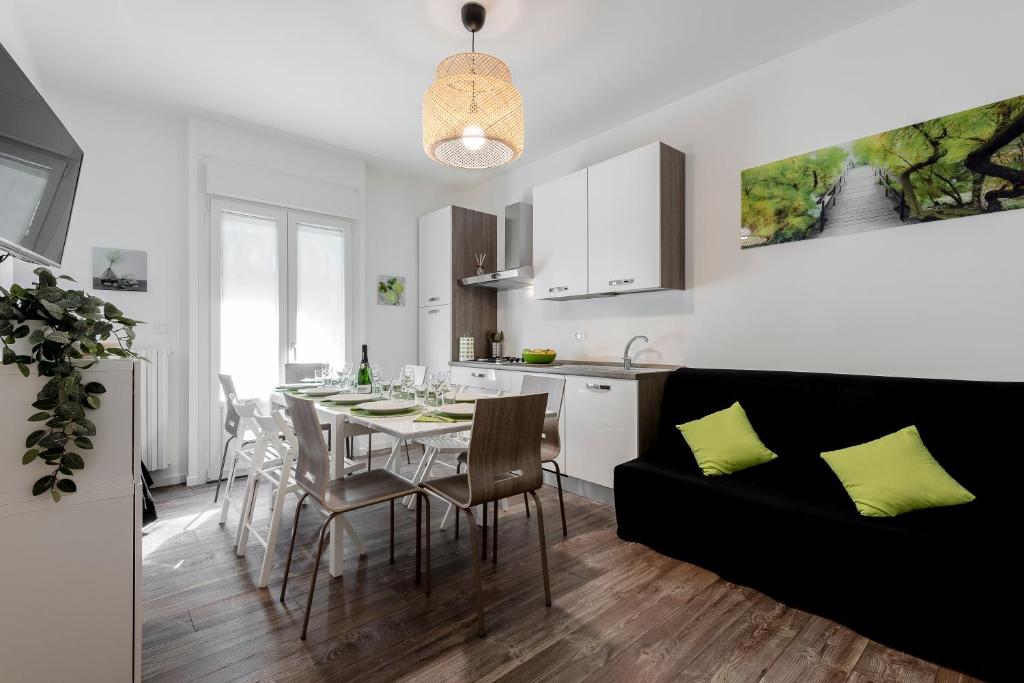 Kuchnia lub aneks kuchenny w obiekcie StayEasy Filzi11 - 3 Bedrooms, 2 baths - Central Station