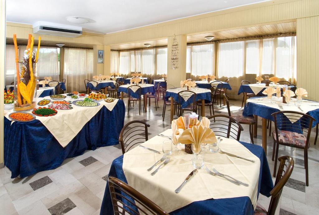 Restaurace v ubytování Hotel Levante