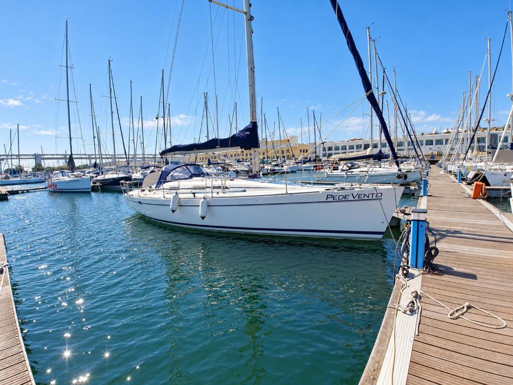 Sleep on a Sailboat in Lisbon a unique stay