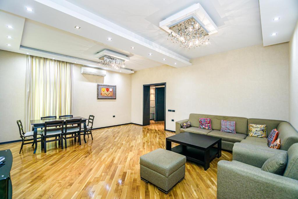 فضای داخلی LUX Apartment Nizami street 73 در باکو - تصویر ۳