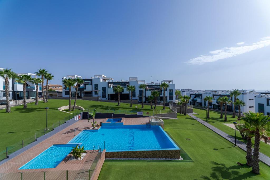 Luxury Penthouse with private Rooftop Terrace, Pool, Punta Prima, Torrevieja