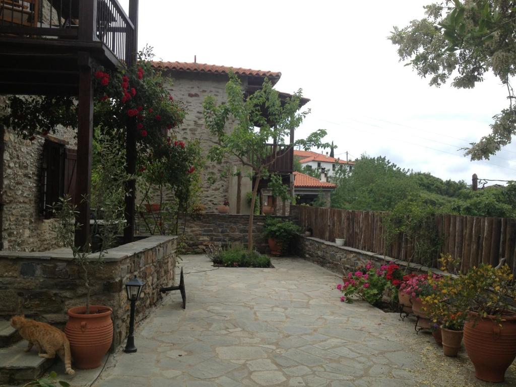 A garden outside Charming Stone House