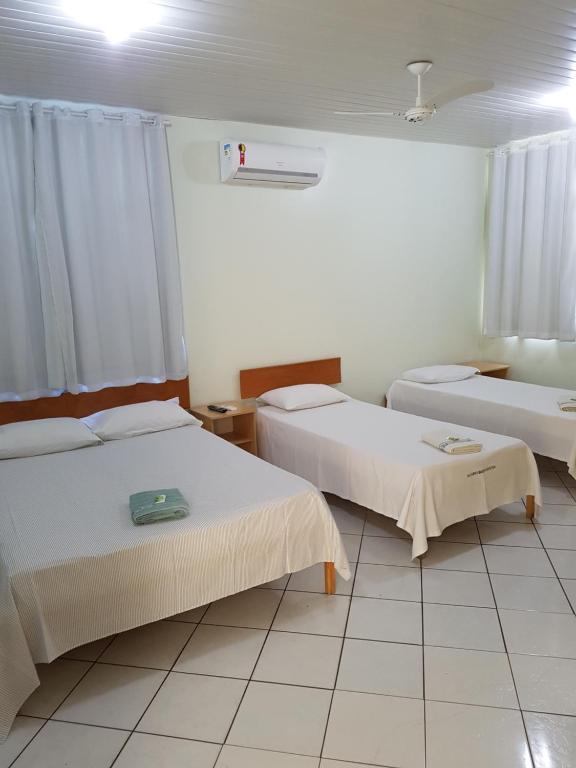 Hotel Super Economico - Habitación Cuádruple
