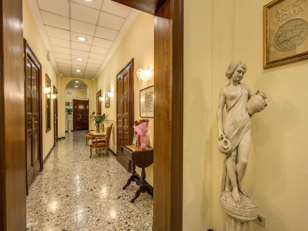 Foto Roomas asuva majutusasutuse Hotel Labelle galeriist
