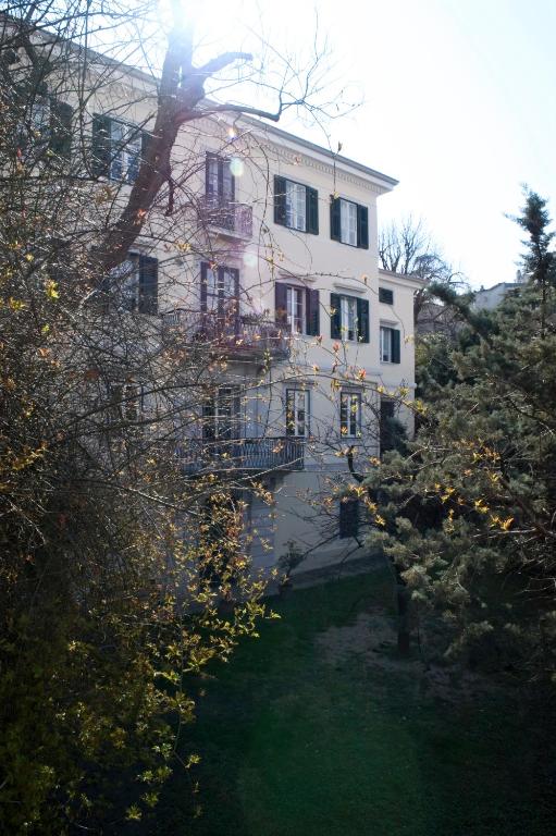 A garden outside Casa vacanze "Borahall"