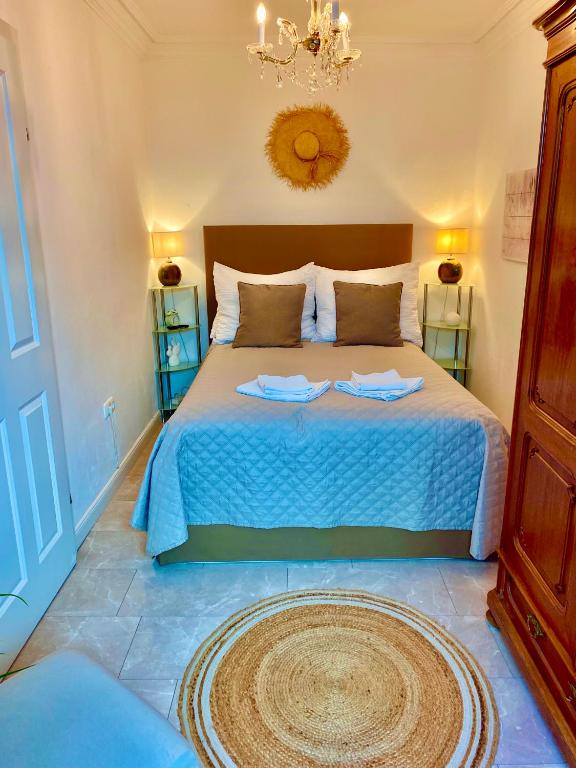 Steyr Mitte Cottage 1 Schlafzimmer und 1 Schlafkabinett parken im Garten